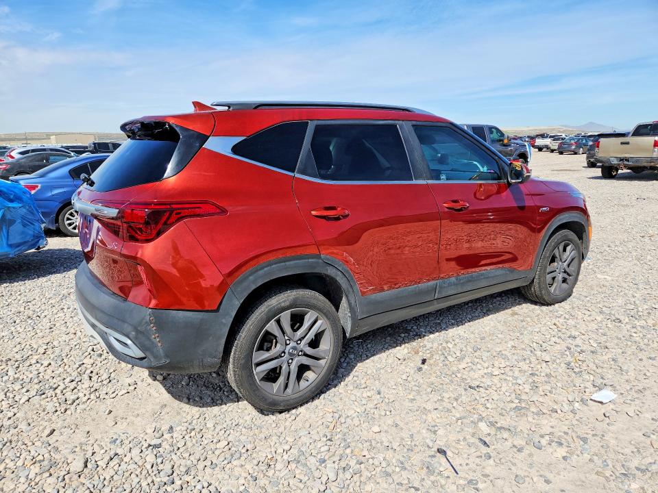 47131466 :رقم المزاد ، KNDEUCAA4M7156221 vin ، 2021 Kia Seltos مزاد بيع