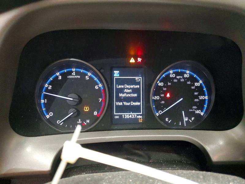 49002626 :رقم المزاد ، 2T3BFREV1JW723479 vin ، 2018 Toyota Rav4 مزاد بيع