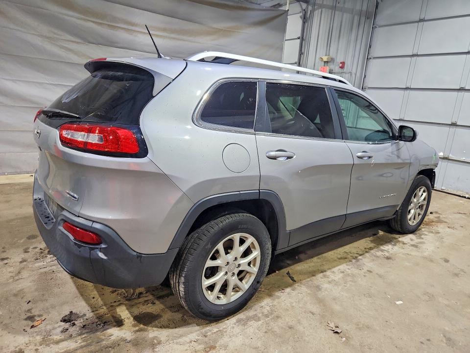 Продажа на аукционе авто 2015 Jeep Cherokee, vin: 1C4PJMCB6FW667421, номер лота: 49952576