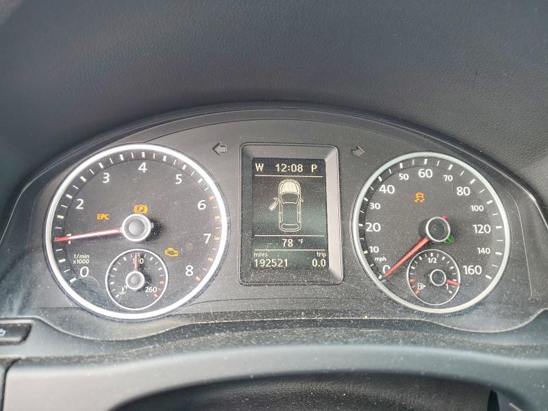 2011 Volkswagen Tiguan მანქანა იყიდება აუქციონზე, vin: WVGBV7AX6BW554623, აუქციონის ნომერი: 49896866