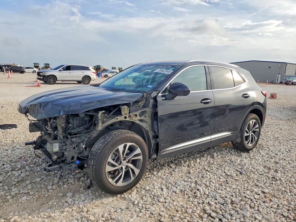 49942946 :رقم المزاد ، LRBFZNR48PD085688 vin ، 2023 Buick Envision مزاد بيع
