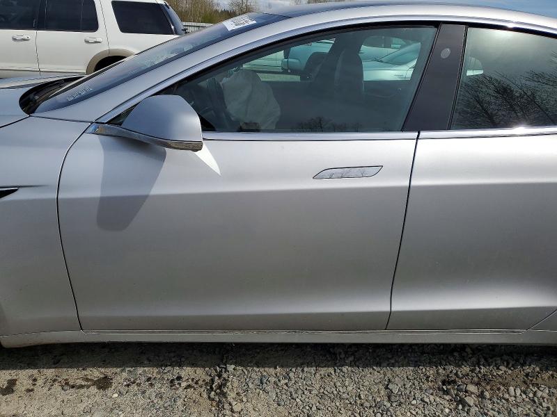 48876756 :رقم المزاد ، 5YJSA1E27JF254751 vin ، 2018 Tesla Model S مزاد بيع