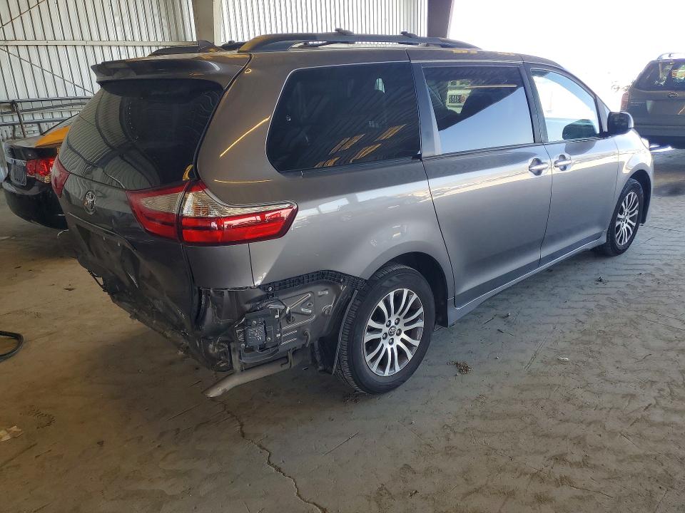 2018 Toyota Sienna მანქანა იყიდება აუქციონზე, vin: 5TDYZ3DC6JS941028, აუქციონის ნომერი: 50369216