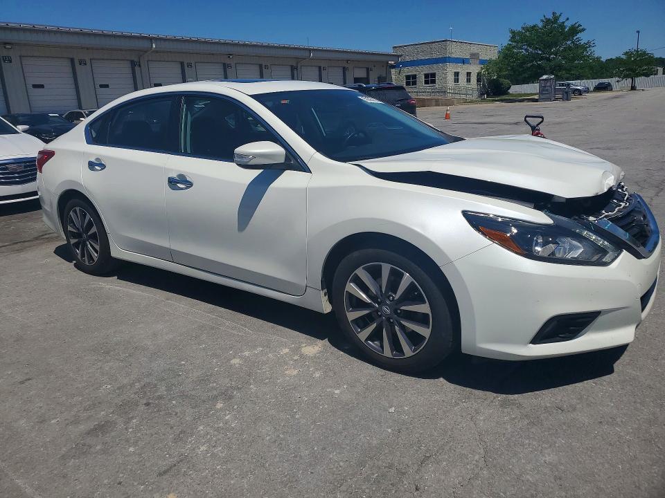 50363106 :رقم المزاد ، 1N4AL3APXHC184789 vin ، 2017 Nissan Altima مزاد بيع