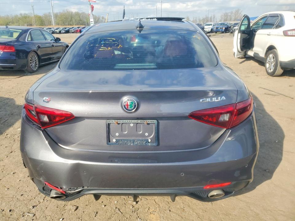 2017 Alfa Romeo Giulia მანქანა იყიდება აუქციონზე, vin: ZARFAEDN9H7555662, აუქციონის ნომერი: 51222186