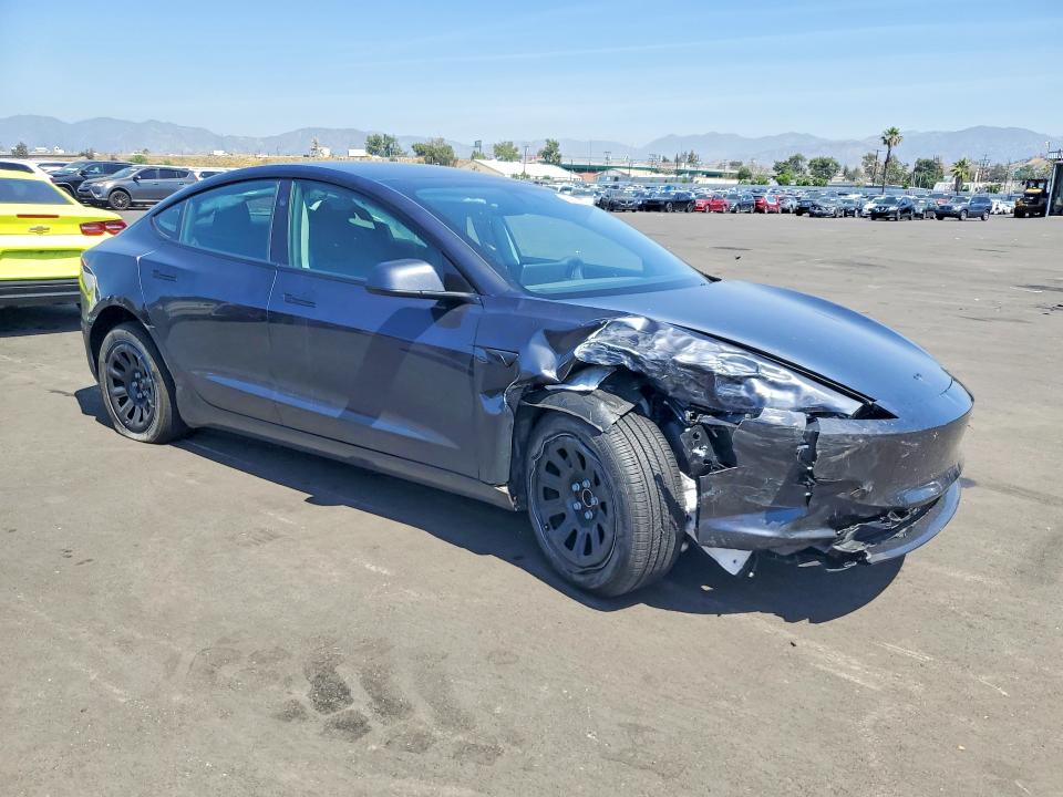 49102136 :رقم المزاد ، 5YJ3E1EA1SF126670 vin ، 2025 Tesla Model 3 مزاد بيع