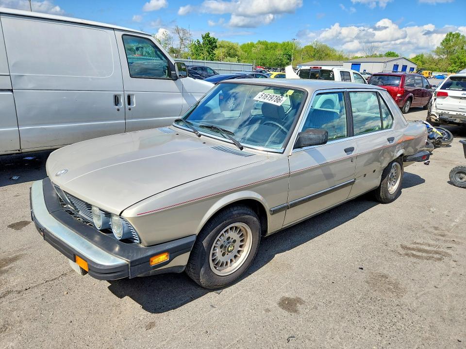 1988 Bmw 528 მანქანა იყიდება აუქციონზე, vin: WBADK8307J9900040, აუქციონის ნომერი: 51619786