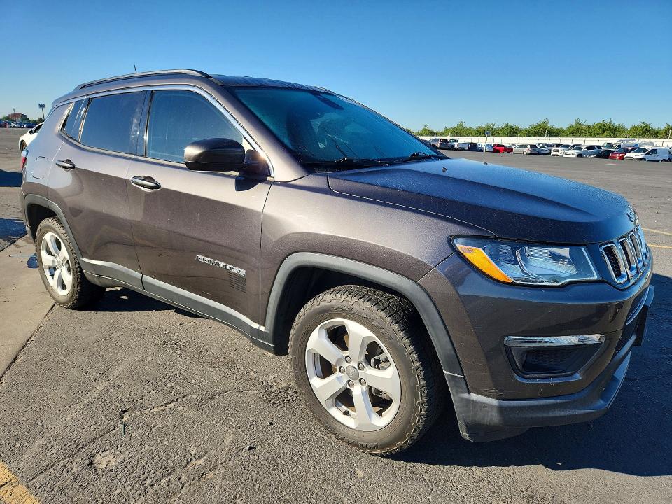 49810706 :رقم المزاد ، 3C4NJCBB3JT233622 vin ، 2018 Jeep Compass مزاد بيع