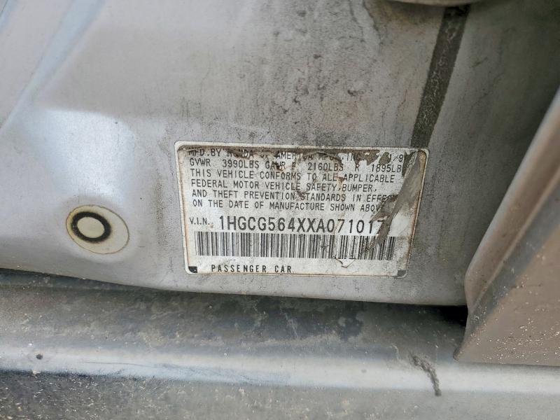 1999 Honda Accord მანქანა იყიდება აუქციონზე, vin: 1HGCG564XXA071017, აუქციონის ნომერი: 52050106