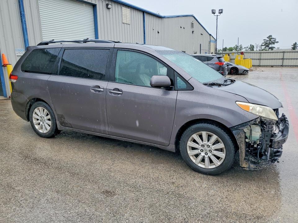 Продажа на аукционе авто 2011 Toyota Sienna, vin: 5TDYK3DC5BS067518, номер лота: 50891486