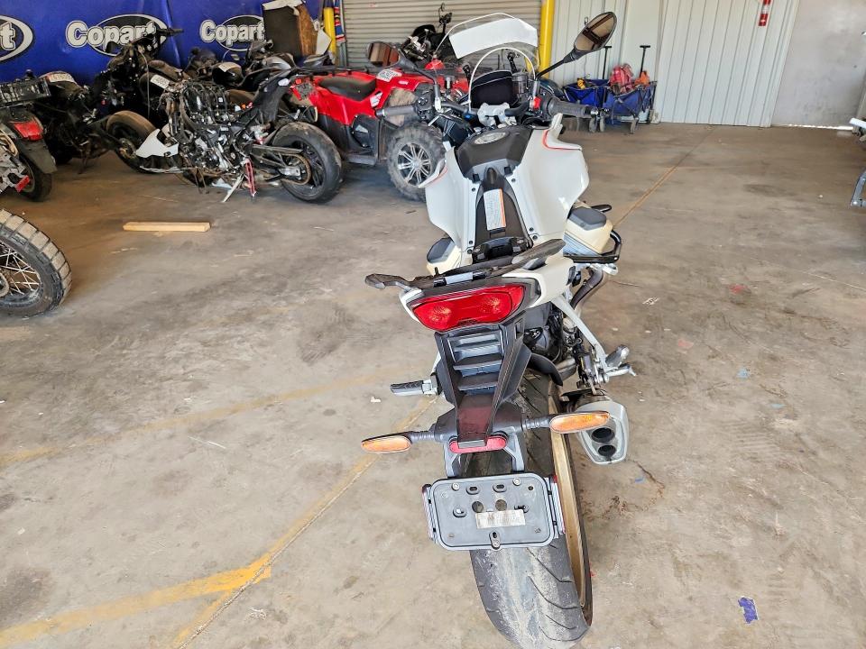 50578316 :رقم المزاد ، ZGUMGUA05PM000143 vin ، 2023 Moto Guzzi V100 مزاد بيع