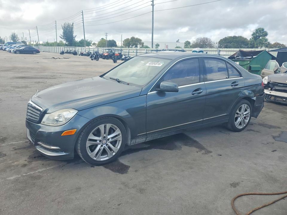 48584916 :رقم المزاد ، WDDGF8AB2ER302913 vin ، 2014 Mercedes-benz C مزاد بيع
