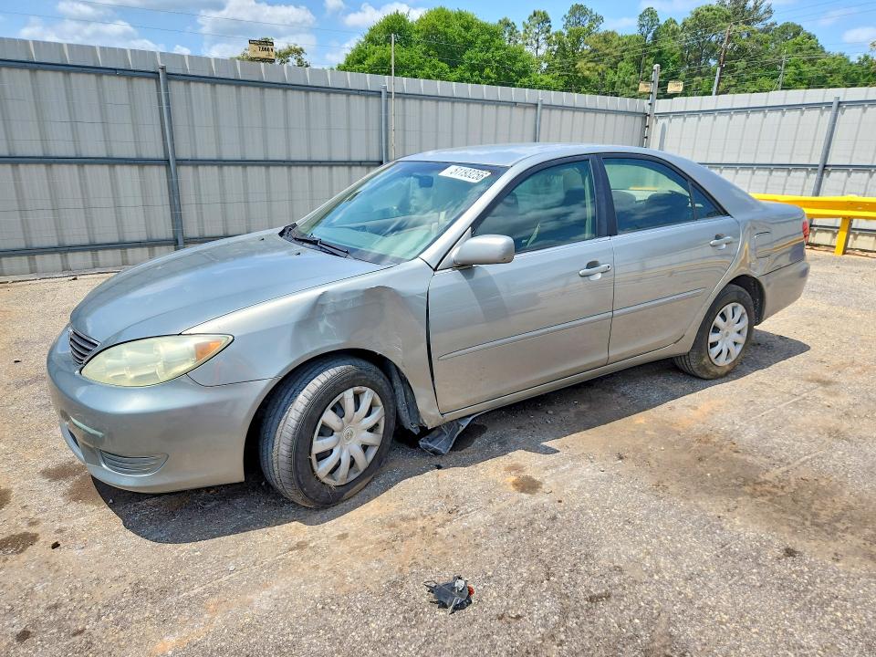 51193256 :رقم المزاد ، 4T1BE30K65U557391 vin ، 2005 Toyota Camry مزاد بيع