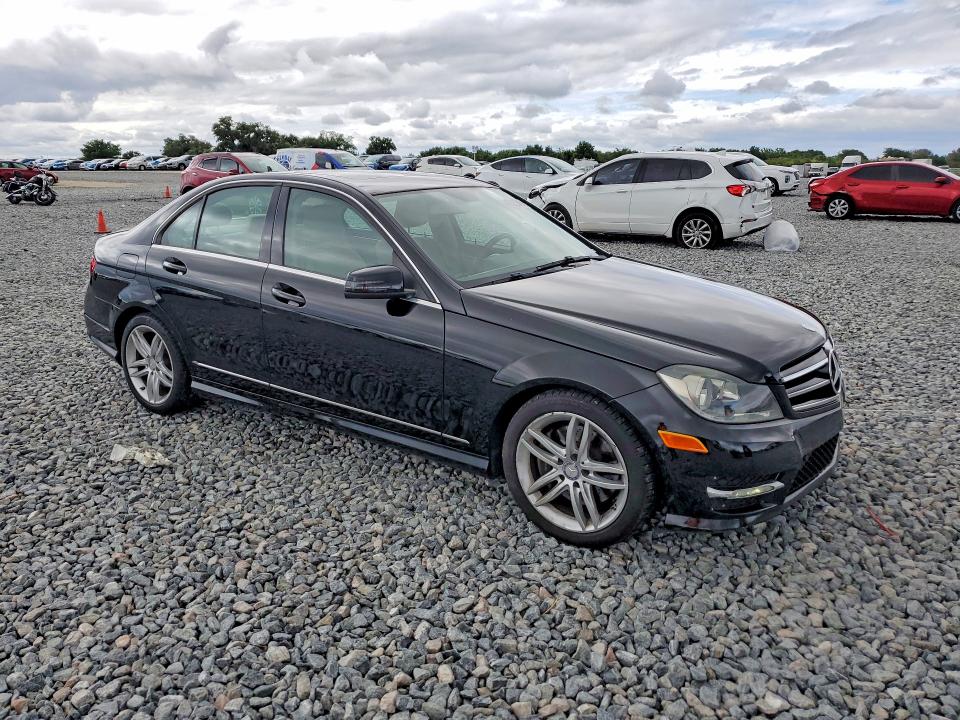 52748216 :رقم المزاد ، WDDGF8AB0EG159245 vin ، 2014 Mercedes Benz C مزاد بيع