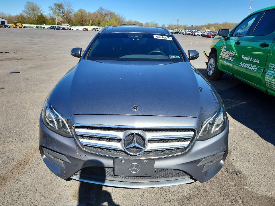49244636 :رقم المزاد ، WDDZH6GB4HA286733 vin ، 2017 Mercedes-benz E مزاد بيع