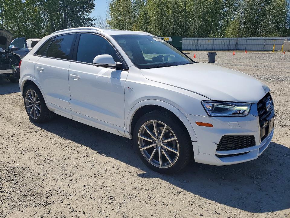 51585176 :رقم المزاد ، WA1BCCFS6JR033442 vin ، 2018 Audi Q3 مزاد بيع