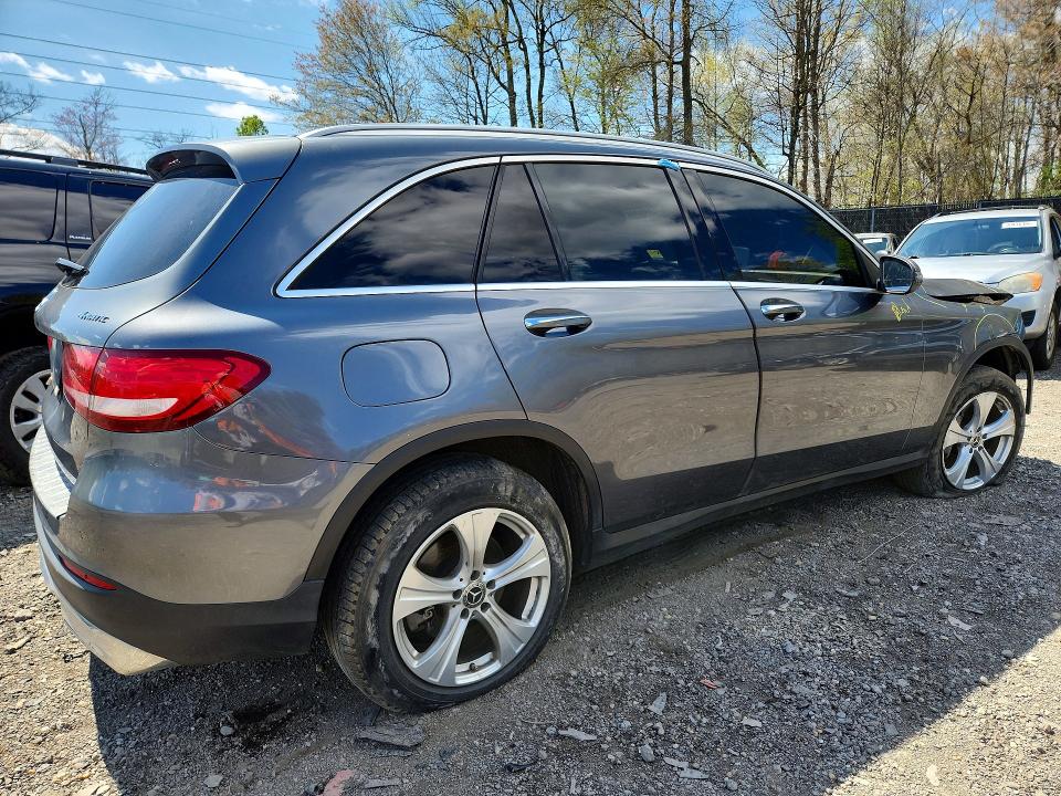 48480206 :رقم المزاد ، WDC0G4KB5JV018400 vin ، 2018 Mercedes-benz Glc مزاد بيع