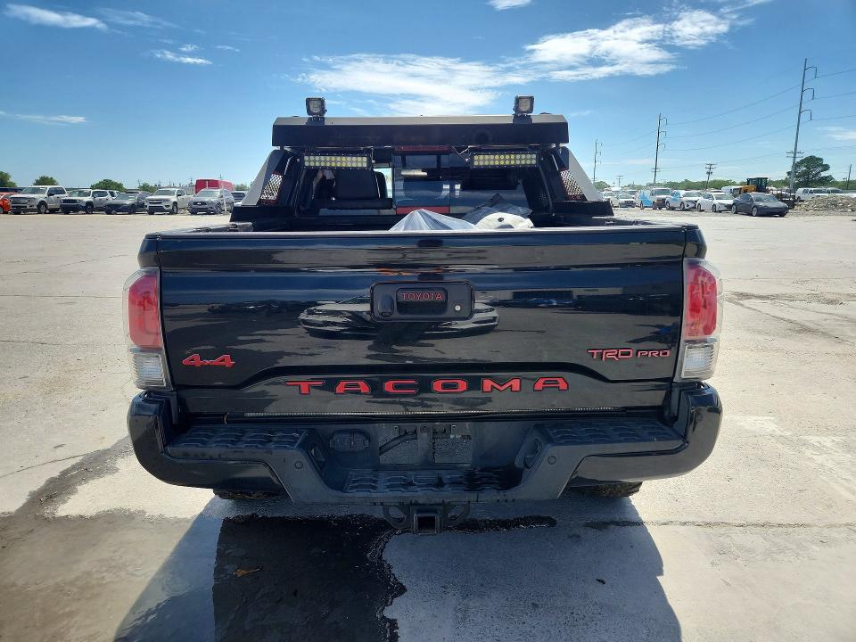 49298486 :رقم المزاد ، 5TFCZ5AN7JX153817 vin ، 2018 Toyota Tacoma مزاد بيع