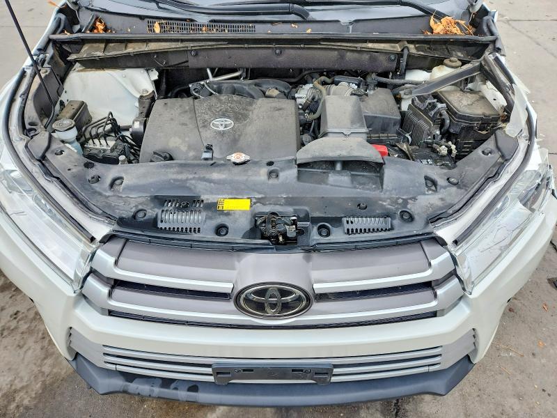 51862756 :رقم المزاد ، 5TDJZRFH6JS875674 vin ، 2018 Toyota Highlander مزاد بيع