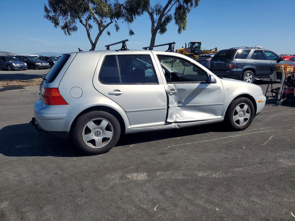 48641216 :رقم المزاد ، WVWGC21J2YW370710 vin ، 2000 Volkswagen Golf مزاد بيع