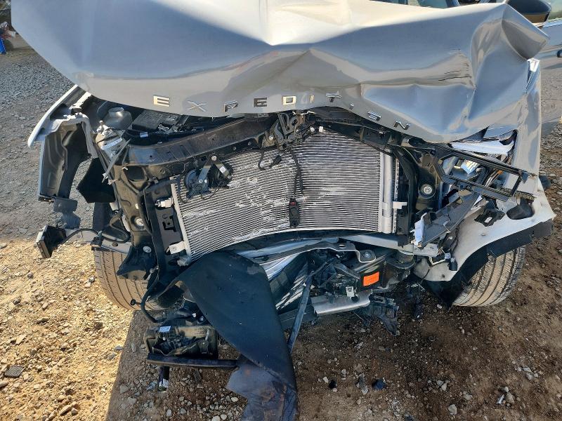 2025 Ford Expedition მანქანა იყიდება აუქციონზე, vin: 1FMJU1M89SEA68877, აუქციონის ნომერი: 49908466