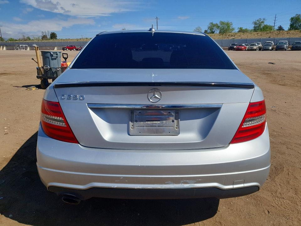 Продаж на аукціоні авто 2012 Mercedes-benz C, vin: WDDGF4HB3CR227425, номер лоту: 51600976