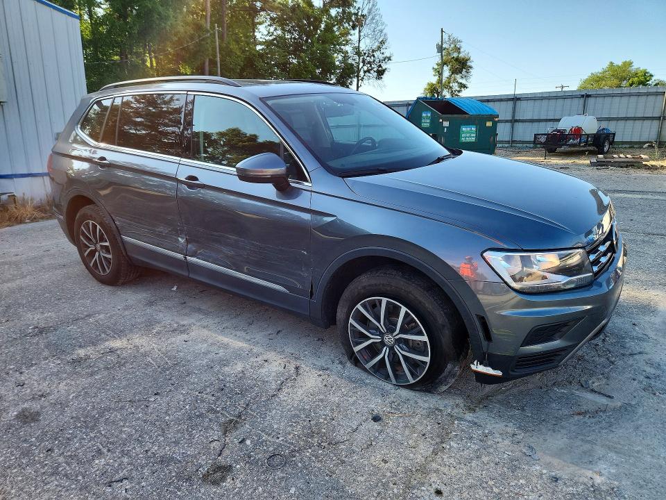 Продажа на аукционе авто 2020 Volkswagen Tiguan, vin: 3VV3B7AX2LM062921, номер лота: 51727446