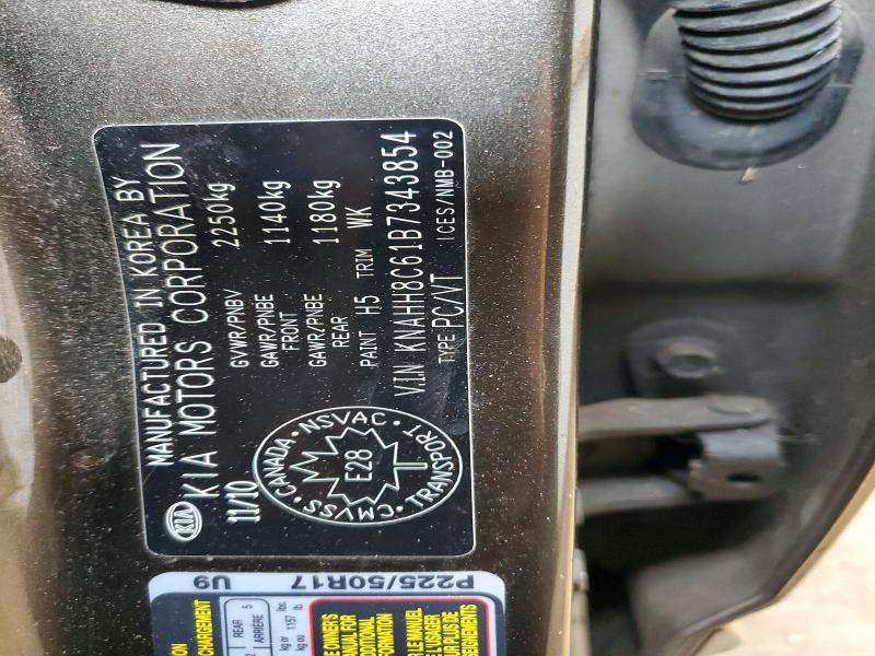 51439336 :رقم المزاد ، KNAHH8C61B7343854 vin ، 2011 Kia Rondo مزاد بيع