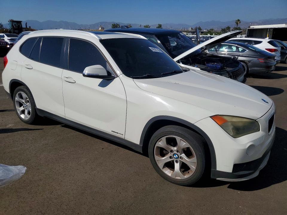 2015 Bmw X1 მანქანა იყიდება აუქციონზე, vin: WBAVM1C54FVW56833, აუქციონის ნომერი: 49367166