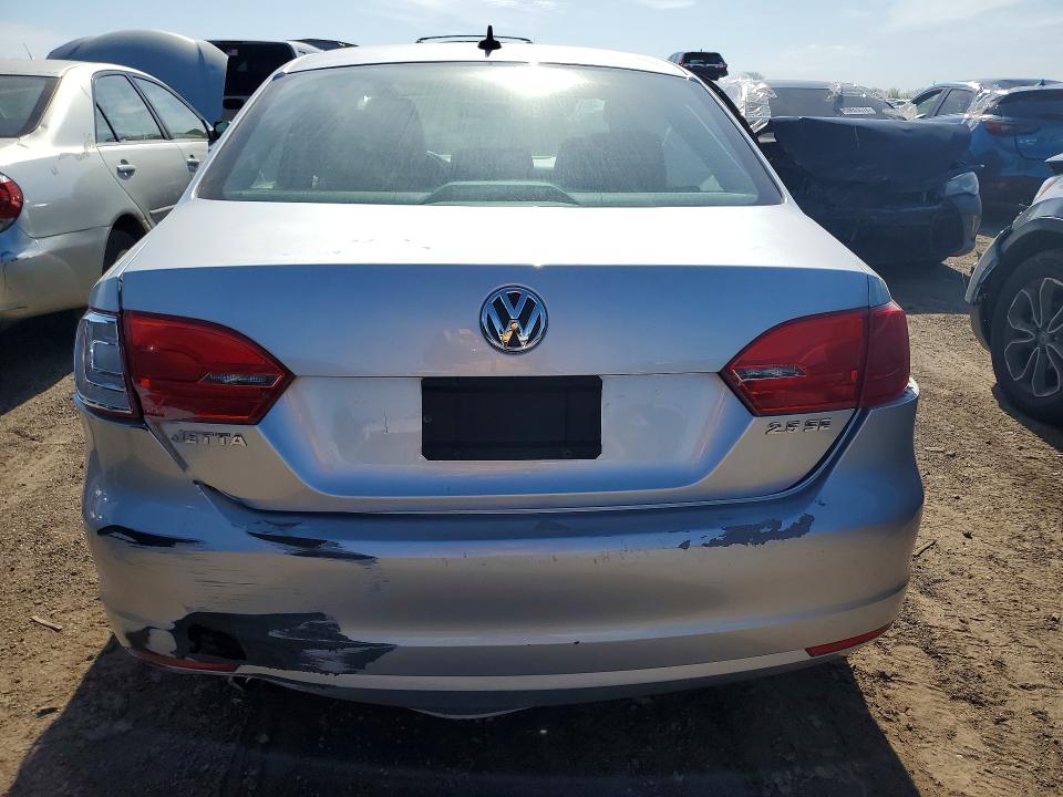 50611266 :رقم المزاد ، 3VWDX7AJ5DM255546 vin ، 2013 Volkswagen Jetta مزاد بيع