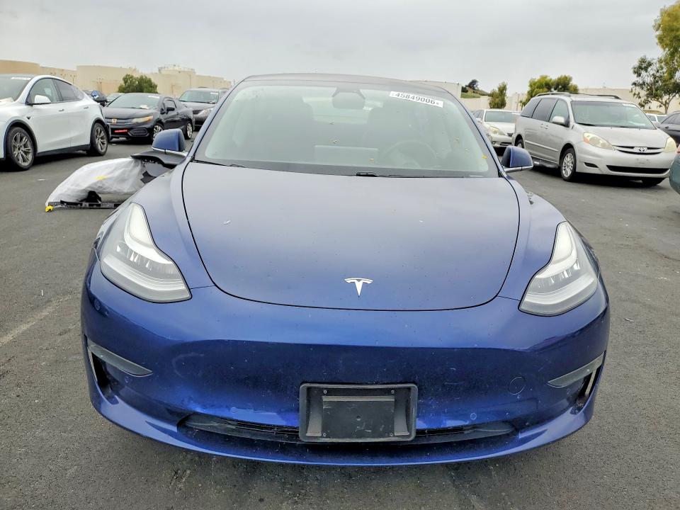 Продажа на аукционе авто 2018 Tesla Model 3, vin: 5YJ3E1EA5JF042639, номер лота: 45849006