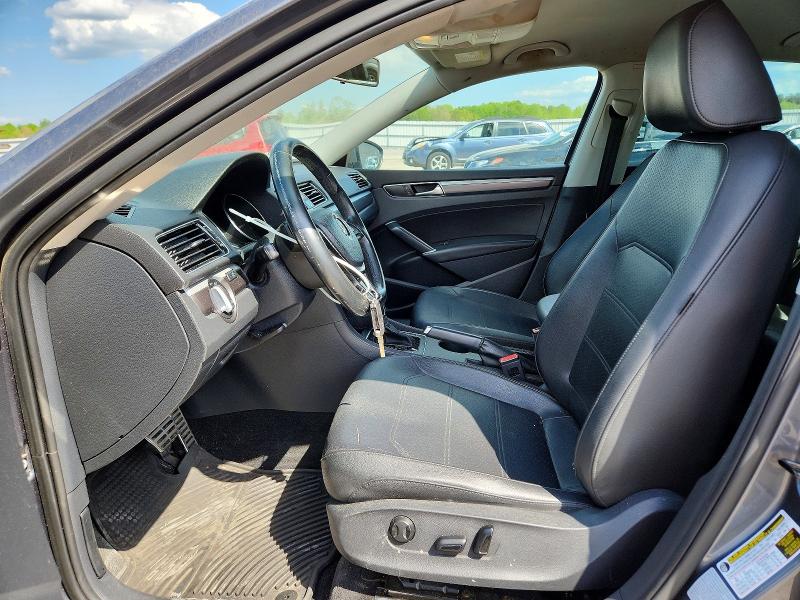 49979576 :رقم المزاد ، 1VWDT7A36HC060950 vin ، 2017 Volkswagen Passat مزاد بيع
