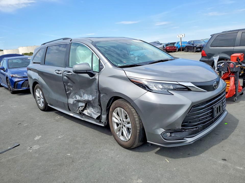 Продажа на аукционе авто 2026 Toyota Sienna, vin: 5TDYSKFC4TS233617, номер лота: 50172916
