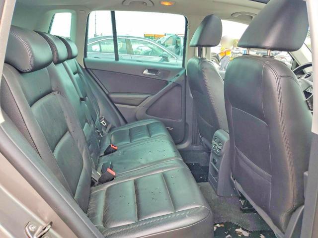 2010 Volkswagen Tiguan მანქანა იყიდება აუქციონზე, vin: WVGBV7AX9AW532050, აუქციონის ნომერი: 51340576