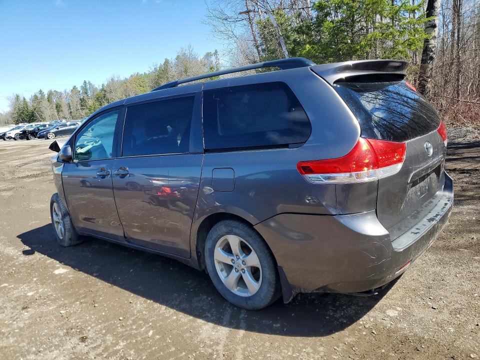 2014 Toyota Sienna მანქანა იყიდება აუქციონზე, vin: 5TDKK3DC8ES522033, აუქციონის ნომერი: 47194216