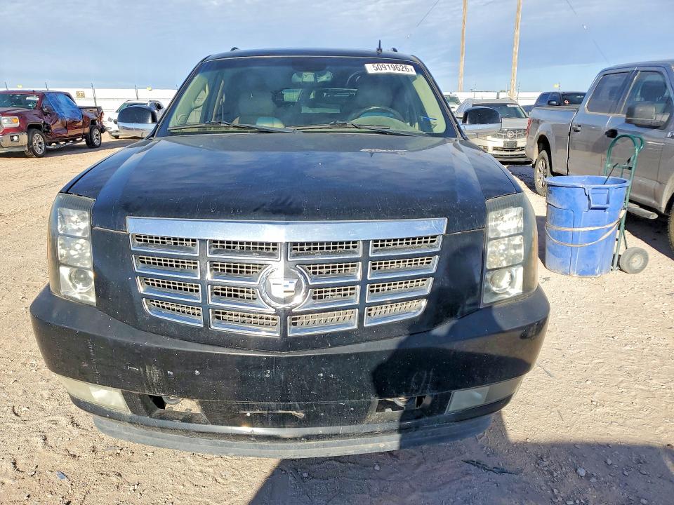 2011 Cadillac Escalade მანქანა იყიდება აუქციონზე, vin: 1GYS3HEF6BR217878, აუქციონის ნომერი: 50919626