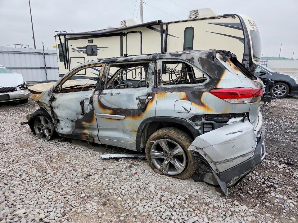 Продажа на аукционе авто 2019 Toyota Highlander, vin: 5TDDZRFH9KS926938, номер лота: 47644296