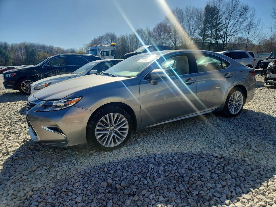 51158176 :رقم المزاد ، 58ABK1GGXJU098612 vin ، 2018 Lexus Es مزاد بيع