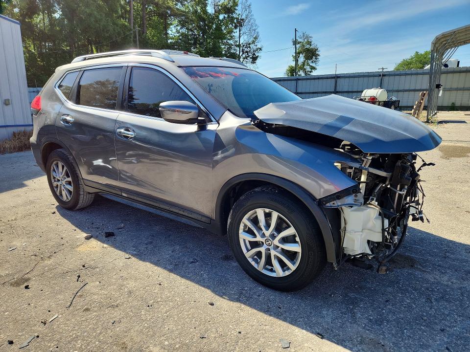 50150846 :رقم المزاد ، KNMAT2MT2HP573352 vin ، 2017 Nissan Rogue مزاد بيع