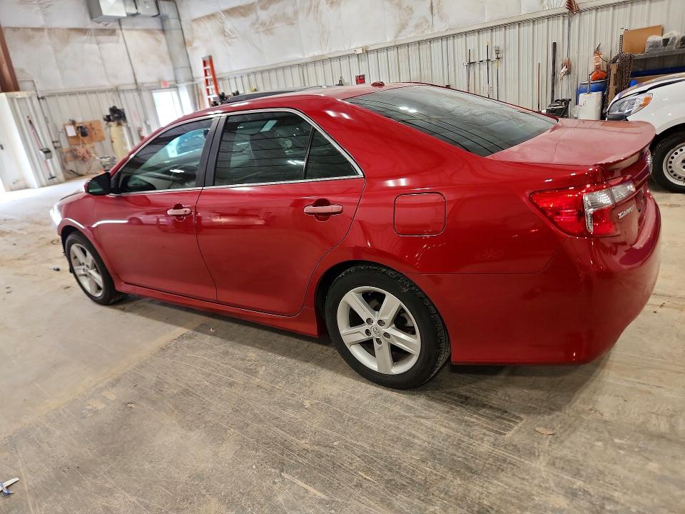 51560196 :رقم المزاد ، 4T1BF1FK3EU798978 vin ، 2014 Toyota Camry مزاد بيع