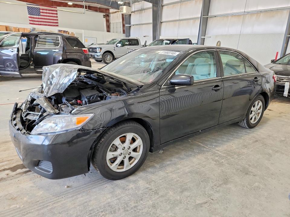 51660746 :رقم المزاد ، 4T4BF3EK3AR060806 vin ، 2010 Toyota Camry مزاد بيع