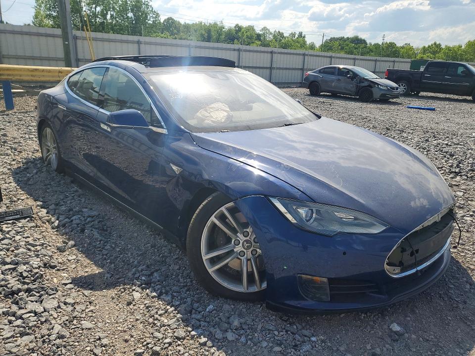 50713446 :رقم المزاد ، 5YJSA1E23FF106586 vin ، 2015 Tesla Model S مزاد بيع