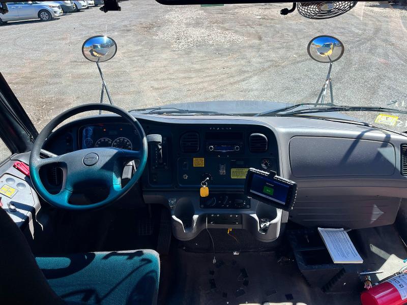 49509946 :رقم المزاد ، 4UZABRDU9FCFW9516 vin ، 2015 Freightliner Chassis مزاد بيع