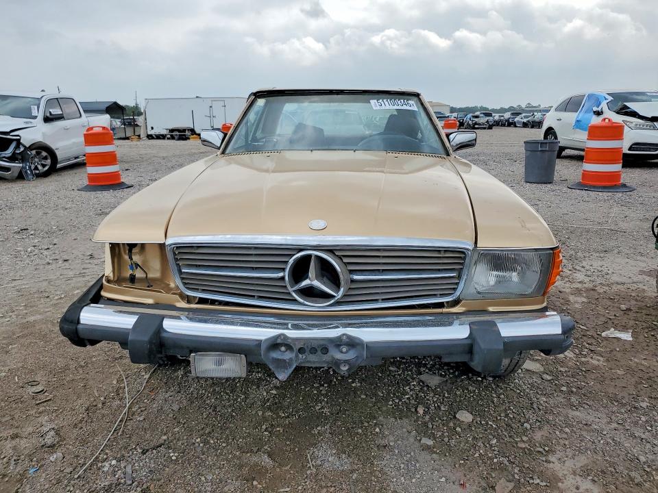 1982 Mercedes-benz 380 მანქანა იყიდება აუქციონზე, vin: WDBBA45A1CB013040, აუქციონის ნომერი: 51100346