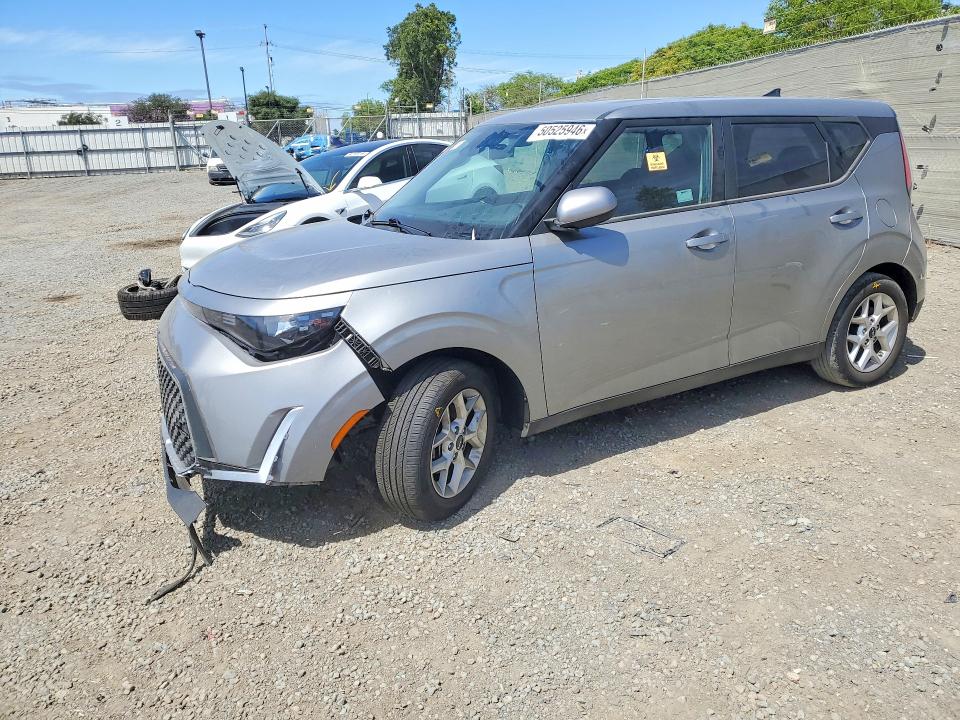 50525946 :رقم المزاد ، KNDJ23AU7P7881086 vin ، 2023 Kia Soul مزاد بيع