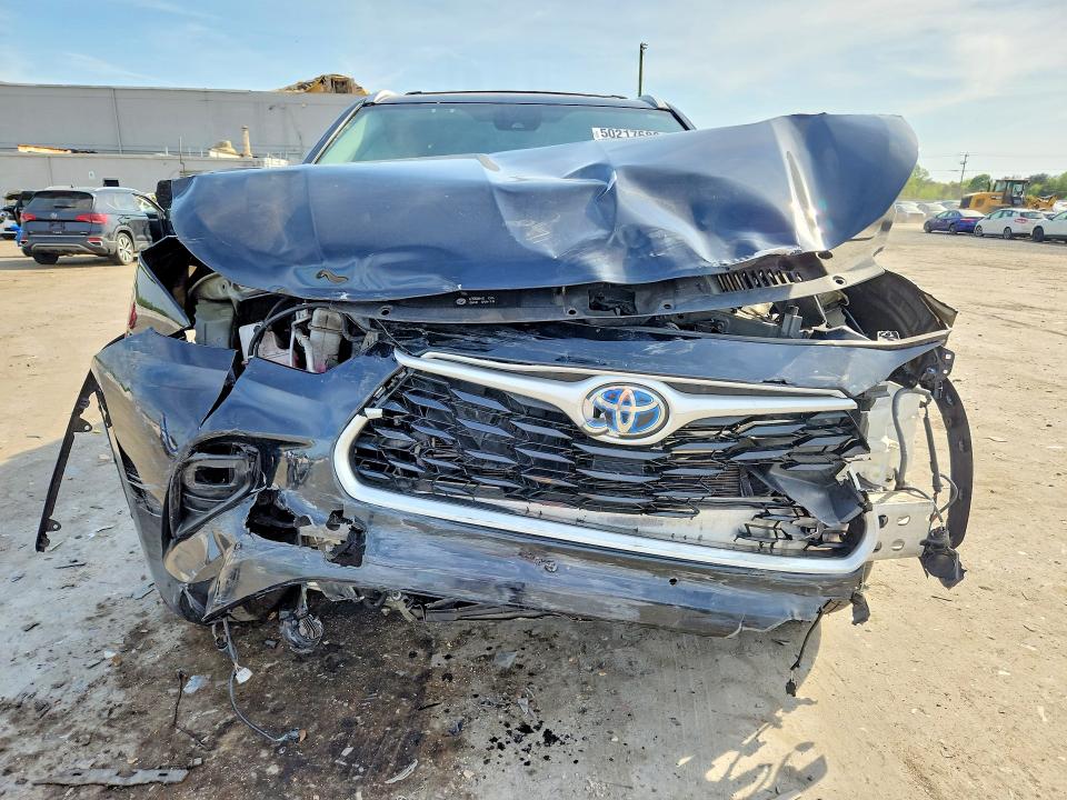 2022 Toyota Highlander Hybrid მანქანა იყიდება აუქციონზე, vin: 5TDGBRCH0NS074683, აუქციონის ნომერი: 50217686