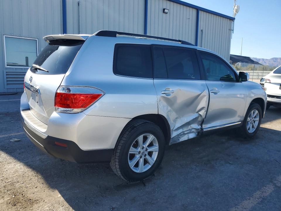 50489626 :رقم المزاد ، 5TDZK3EH8DS132055 vin ، 2013 Toyota Highlander مزاد بيع