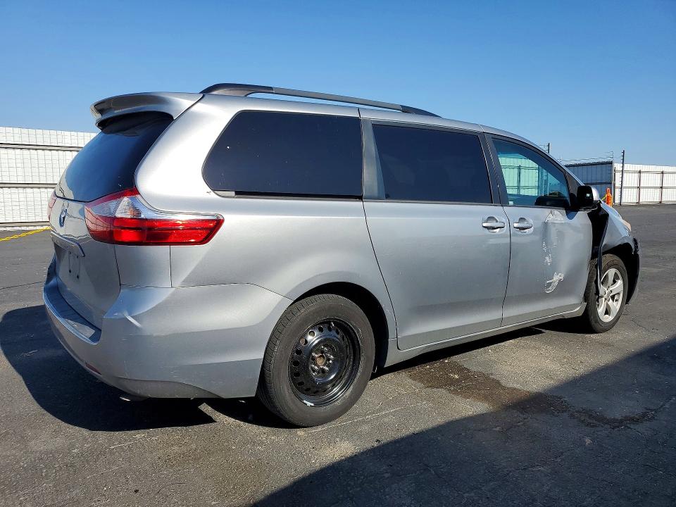 51041566 :رقم المزاد ، 5TDKK3DC2FS644940 vin ، 2015 Toyota Sienna مزاد بيع