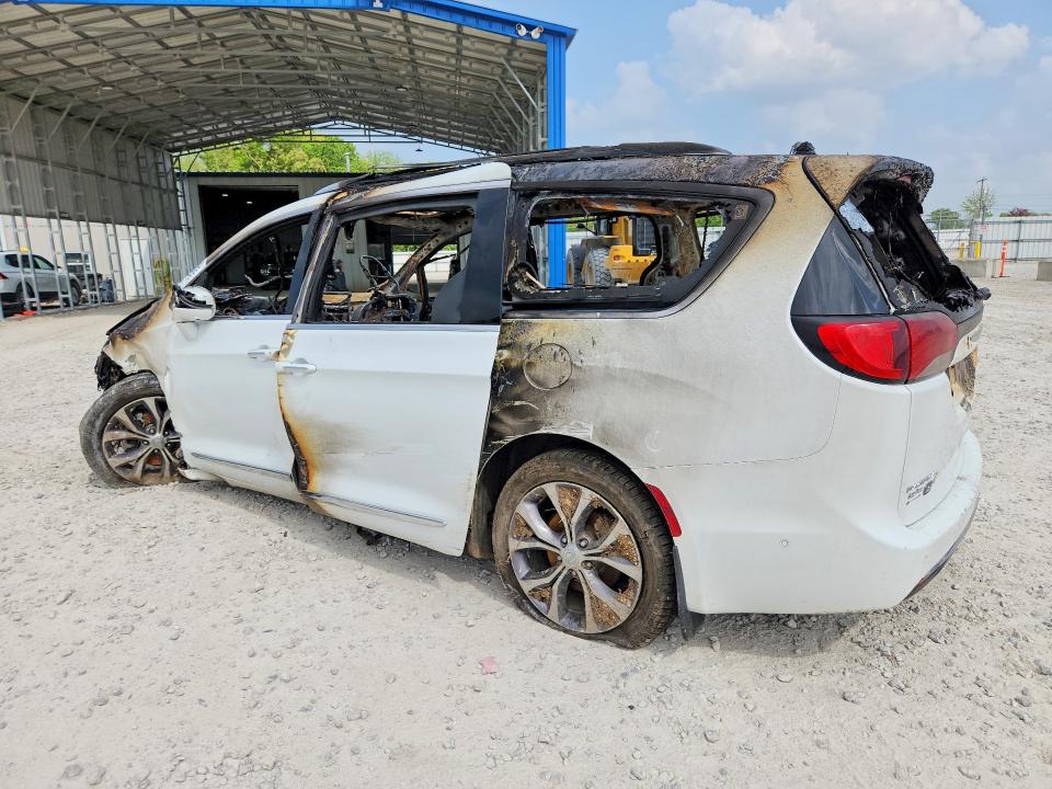 Продаж на аукціоні авто 2020 Chrysler Pacifica, vin: 2C4RC1GGXLR116422, номер лоту: 51195696