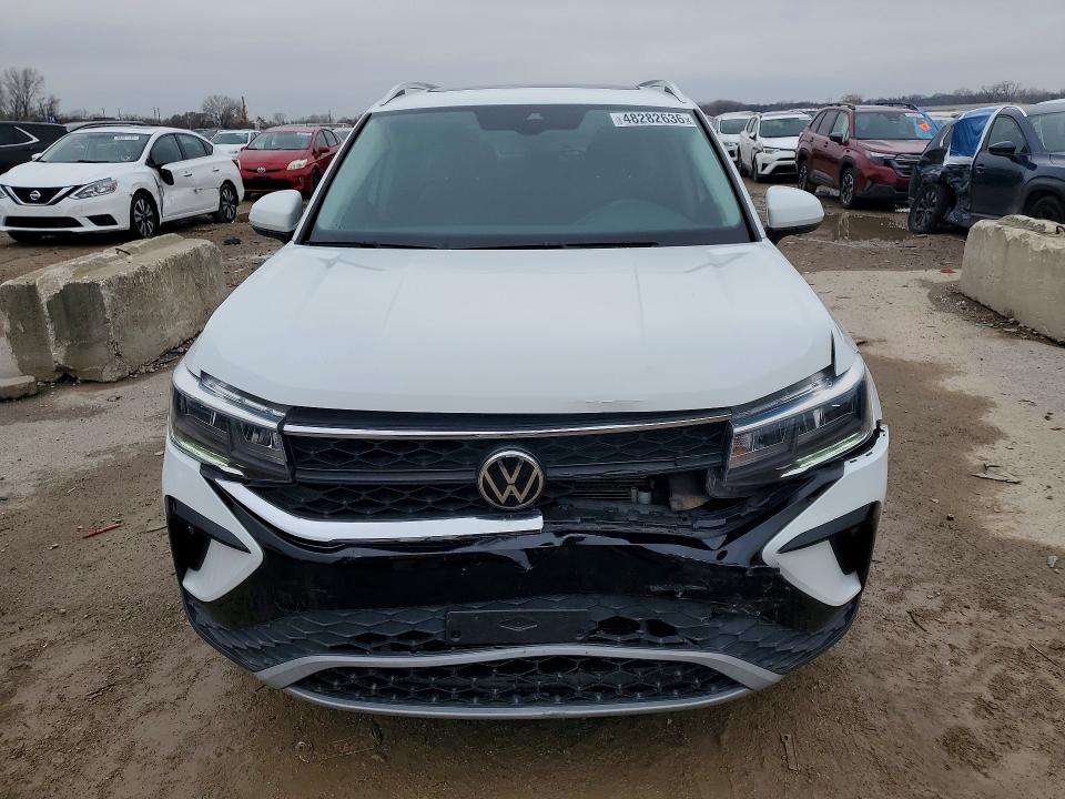Продажа на аукционе авто 2022 Volkswagen Taos, vin: 3VVLX7B2XNM023825, номер лота: 48282636